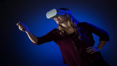 Hubungan Virtual Reality dengan Bisnis