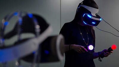 Jenis Virtual Reality Berdasarkan Perangkat